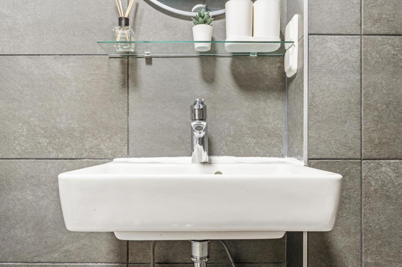 2 Zimmer Apartments, 4 Betten, Vollmoebliert,Zentrale Lage Am S-Bahnhof Berlin Dış mekan fotoğraf